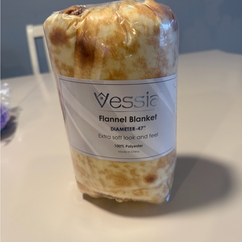 Vessia Tan Flannel Blanket